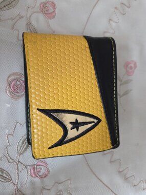 Star Trek Commend Logo Yellow Bifold Wallet